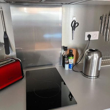 Appartement Mignon Calme Douillet Ascenseur Clim Etage Eleve Proche Parking Et Toutes Commodites Au Coeur Du Toulon Historique Buitenkant foto