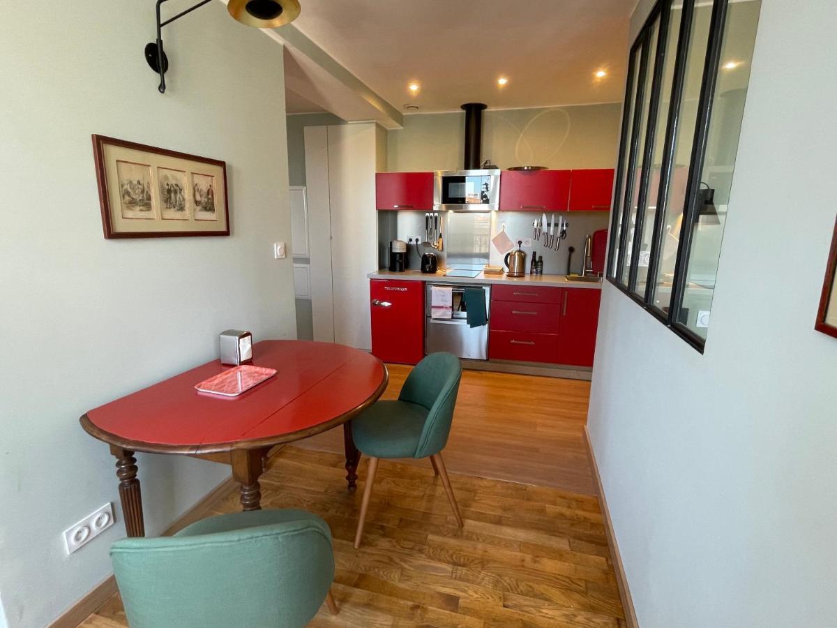 Appartement Mignon Calme Douillet Ascenseur Clim Etage Eleve Proche Parking Et Toutes Commodites Au Coeur Du Toulon Historique Buitenkant foto