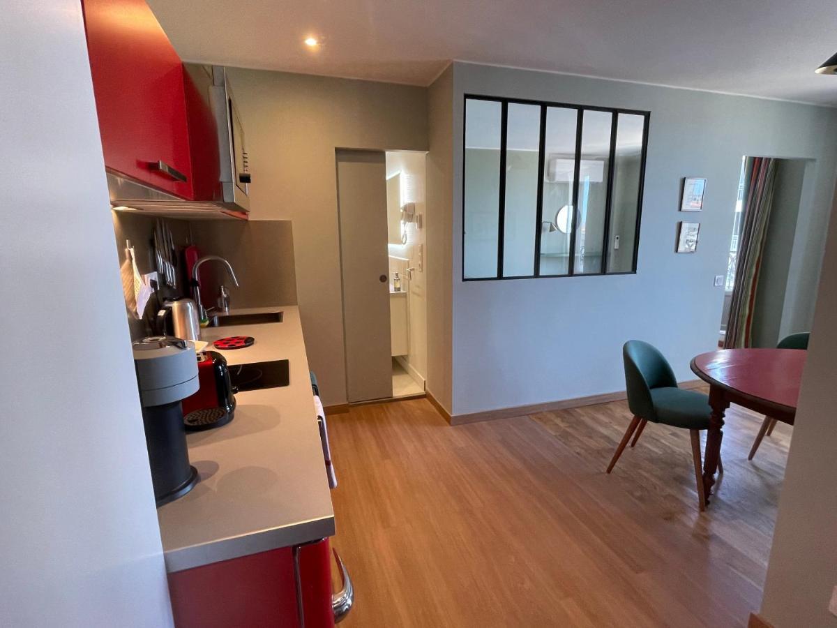 Appartement Mignon Calme Douillet Ascenseur Clim Etage Eleve Proche Parking Et Toutes Commodites Au Coeur Du Toulon Historique Buitenkant foto