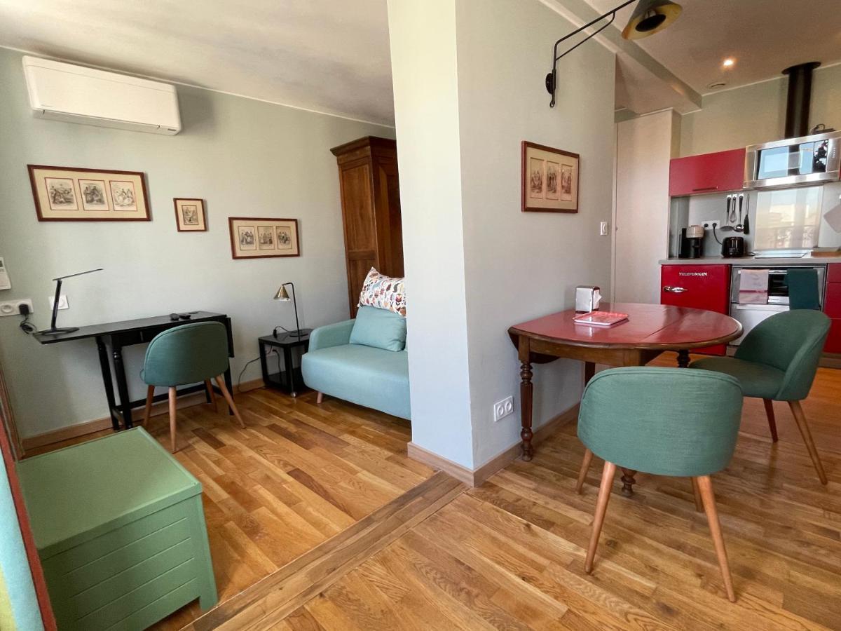 Appartement Mignon Calme Douillet Ascenseur Clim Etage Eleve Proche Parking Et Toutes Commodites Au Coeur Du Toulon Historique Buitenkant foto