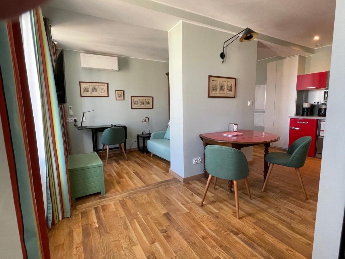 Appartement Mignon Calme Douillet Ascenseur Clim Etage Eleve Proche Parking Et Toutes Commodites Au Coeur Du Toulon Historique Buitenkant foto