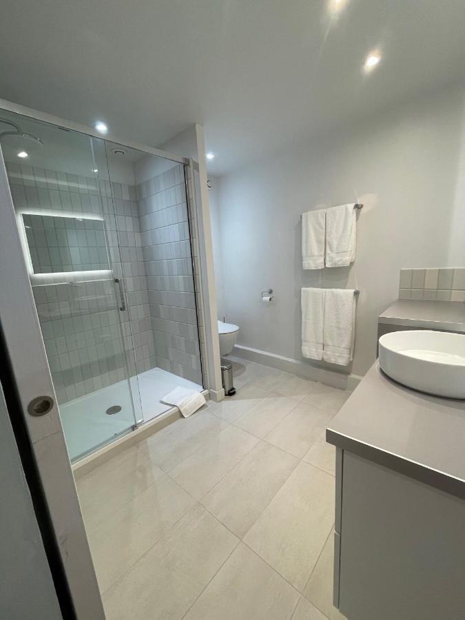 Appartement Mignon Calme Douillet Ascenseur Clim Etage Eleve Proche Parking Et Toutes Commodites Au Coeur Du Toulon Historique Buitenkant foto
