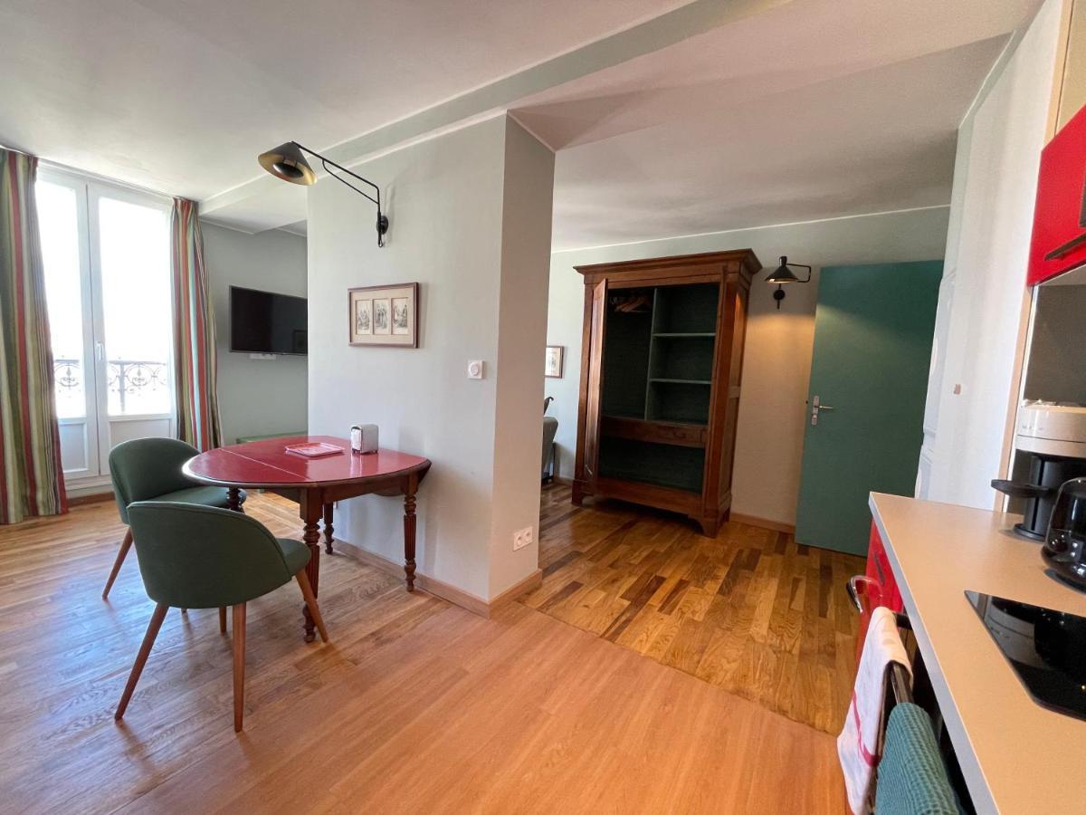 Appartement Mignon Calme Douillet Ascenseur Clim Etage Eleve Proche Parking Et Toutes Commodites Au Coeur Du Toulon Historique Buitenkant foto
