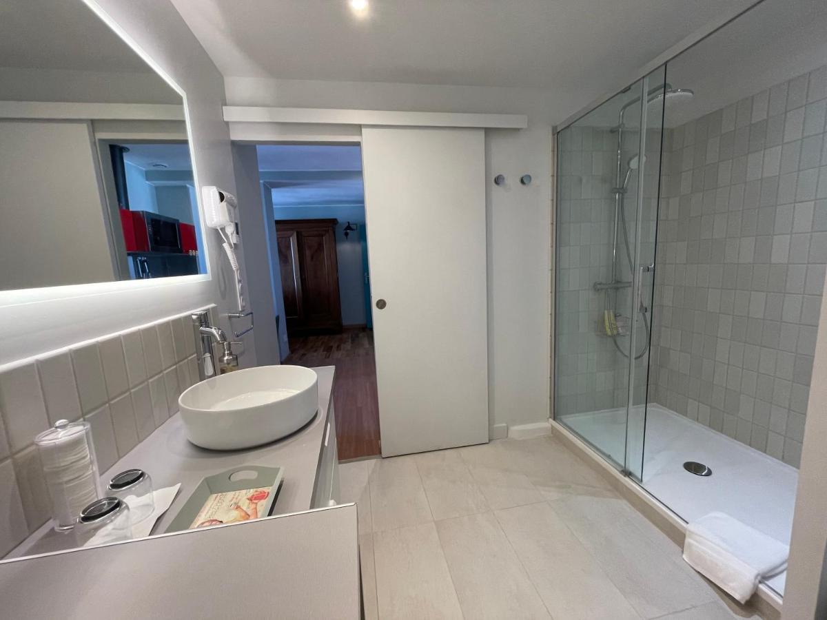 Appartement Mignon Calme Douillet Ascenseur Clim Etage Eleve Proche Parking Et Toutes Commodites Au Coeur Du Toulon Historique Buitenkant foto