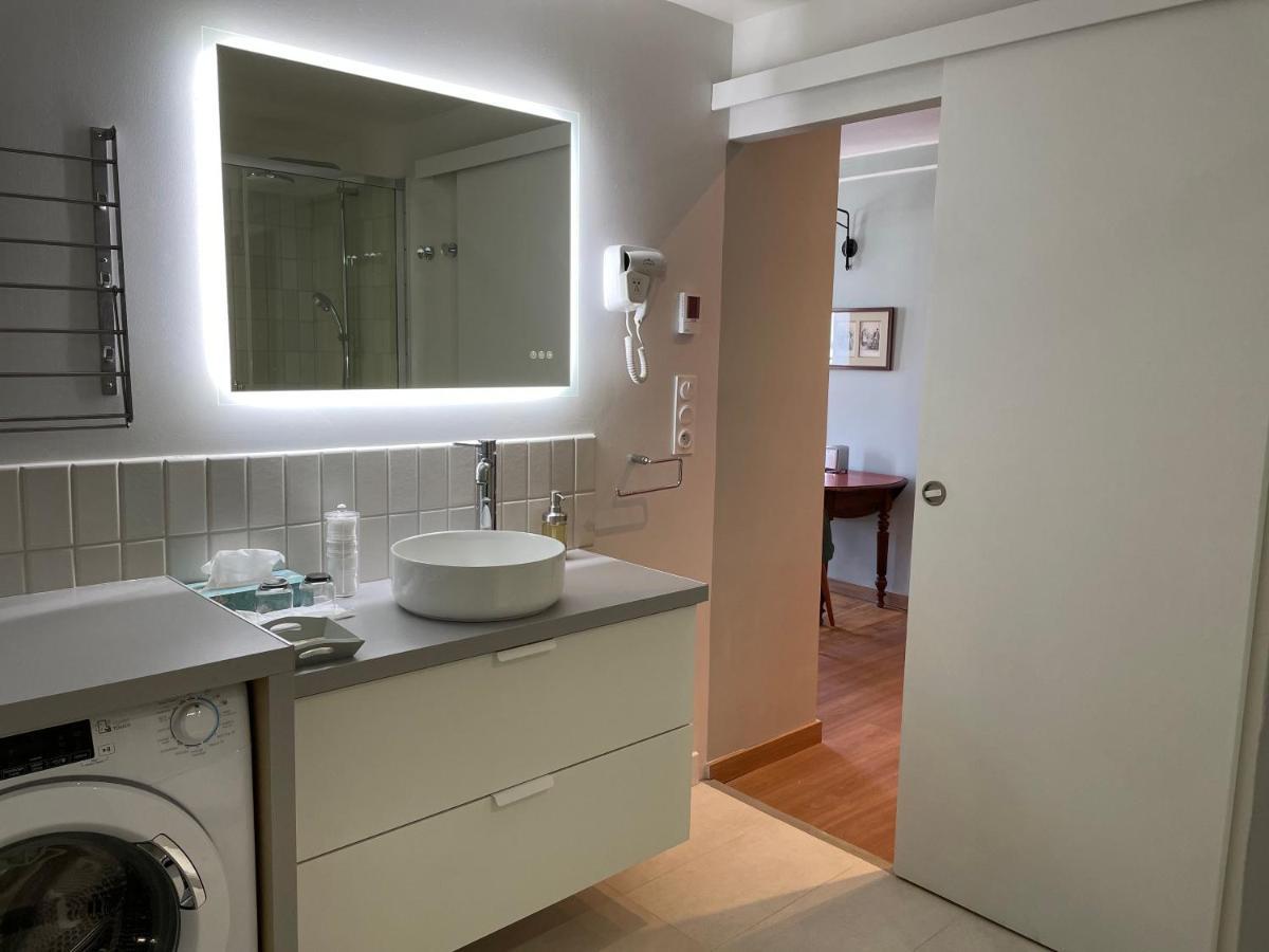 Appartement Mignon Calme Douillet Ascenseur Clim Etage Eleve Proche Parking Et Toutes Commodites Au Coeur Du Toulon Historique Buitenkant foto