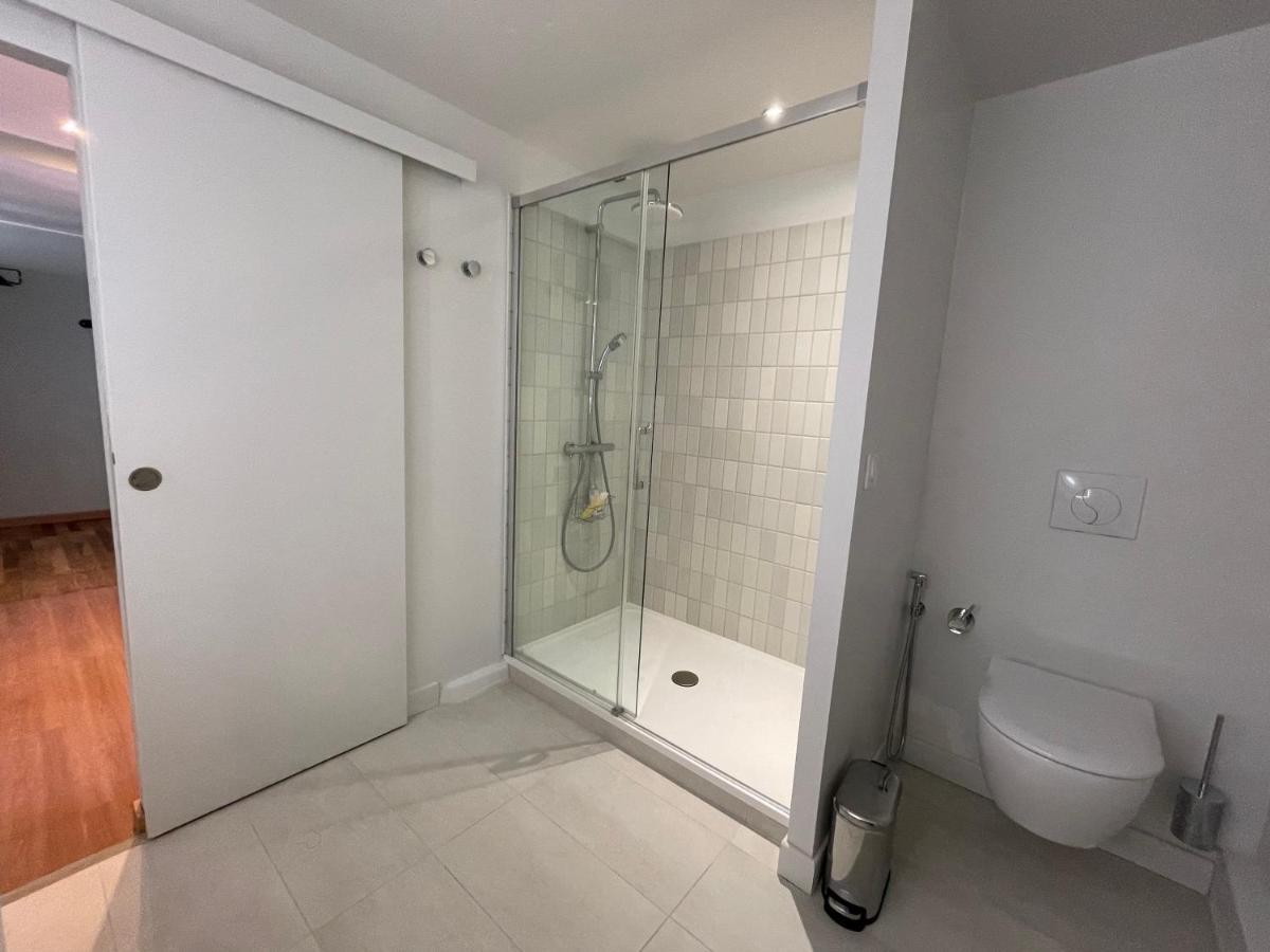 Appartement Mignon Calme Douillet Ascenseur Clim Etage Eleve Proche Parking Et Toutes Commodites Au Coeur Du Toulon Historique Buitenkant foto