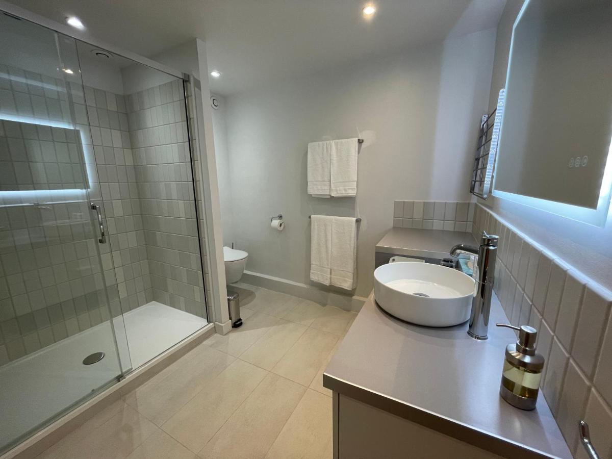 Appartement Mignon Calme Douillet Ascenseur Clim Etage Eleve Proche Parking Et Toutes Commodites Au Coeur Du Toulon Historique Buitenkant foto