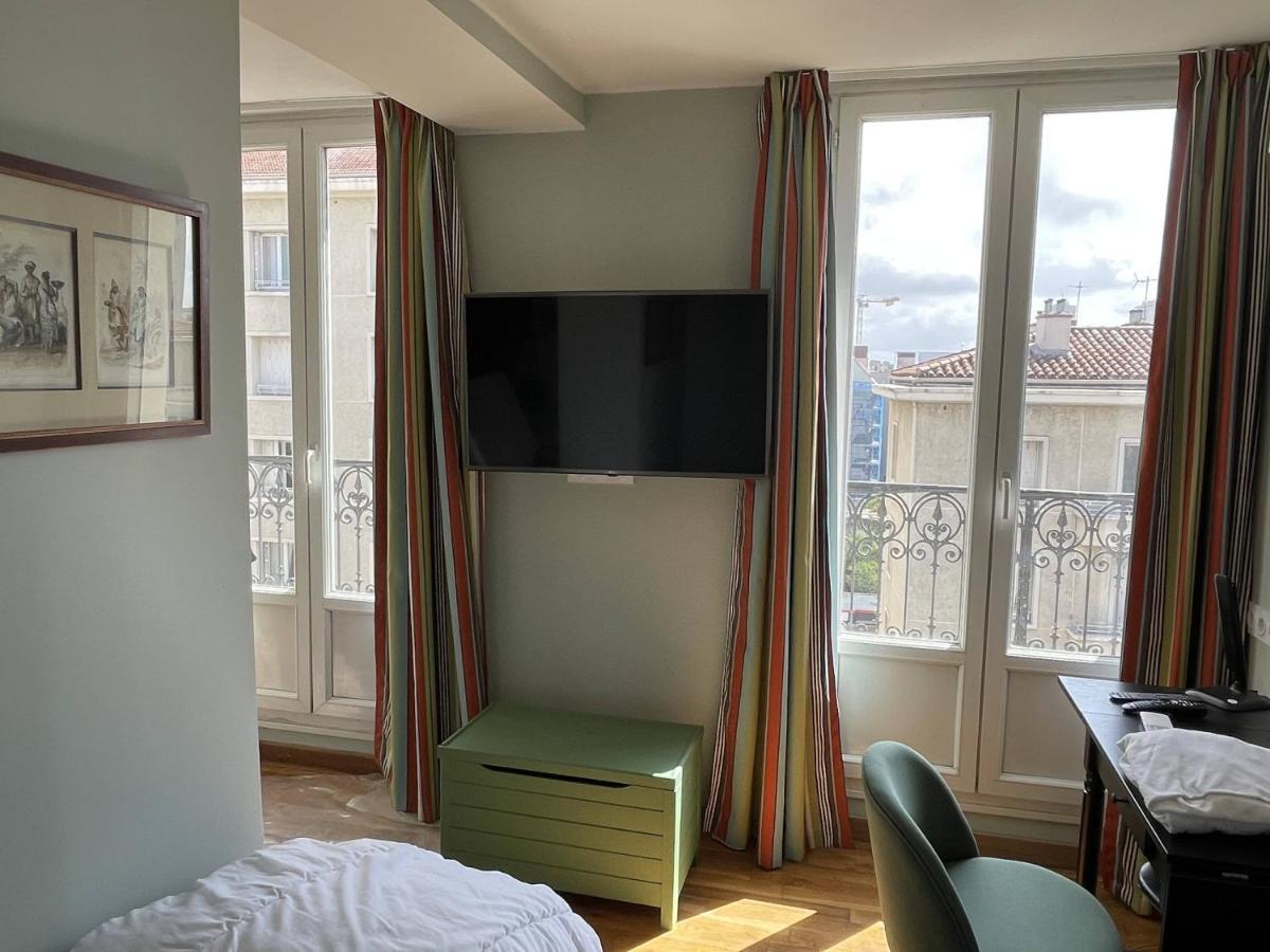 Appartement Mignon Calme Douillet Ascenseur Clim Etage Eleve Proche Parking Et Toutes Commodites Au Coeur Du Toulon Historique Buitenkant foto
