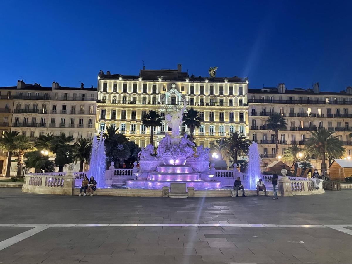Appartement Mignon Calme Douillet Ascenseur Clim Etage Eleve Proche Parking Et Toutes Commodites Au Coeur Du Toulon Historique Buitenkant foto