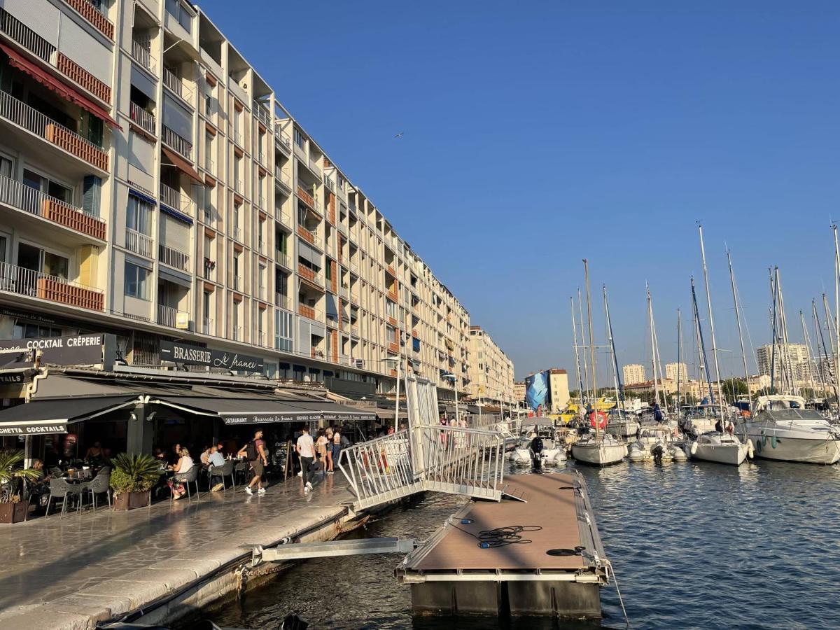 Appartement Mignon Calme Douillet Ascenseur Clim Etage Eleve Proche Parking Et Toutes Commodites Au Coeur Du Toulon Historique Buitenkant foto