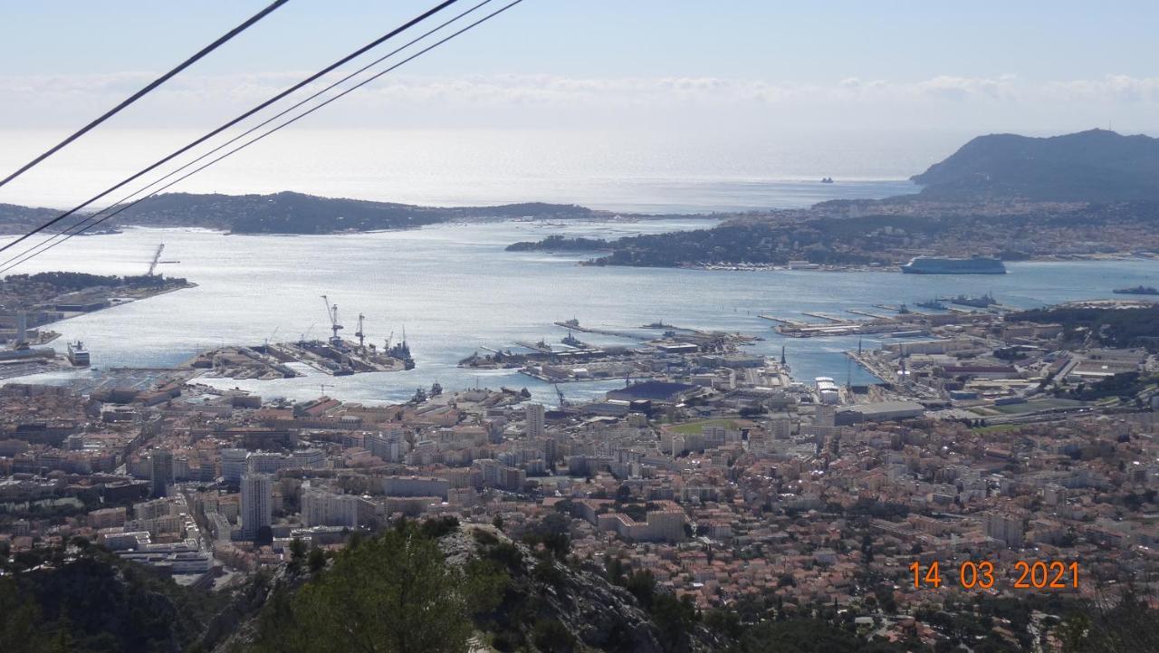 Appartement Mignon Calme Douillet Ascenseur Clim Etage Eleve Proche Parking Et Toutes Commodites Au Coeur Du Toulon Historique Buitenkant foto