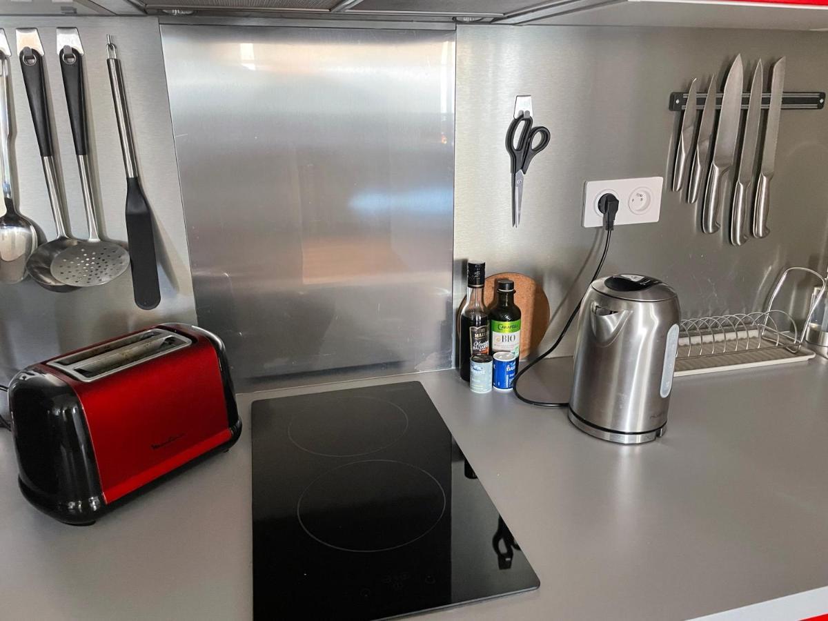 Appartement Mignon Calme Douillet Ascenseur Clim Etage Eleve Proche Parking Et Toutes Commodites Au Coeur Du Toulon Historique Buitenkant foto