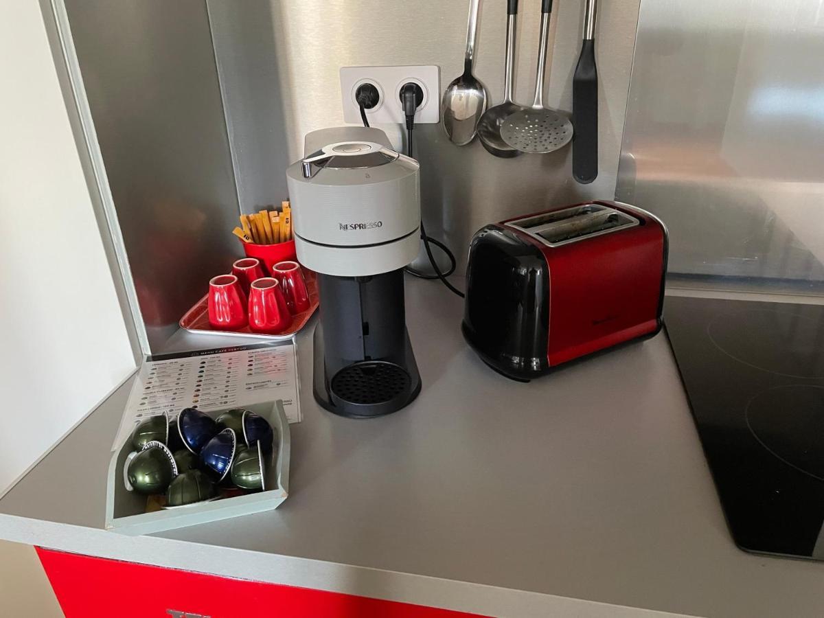 Appartement Mignon Calme Douillet Ascenseur Clim Etage Eleve Proche Parking Et Toutes Commodites Au Coeur Du Toulon Historique Buitenkant foto