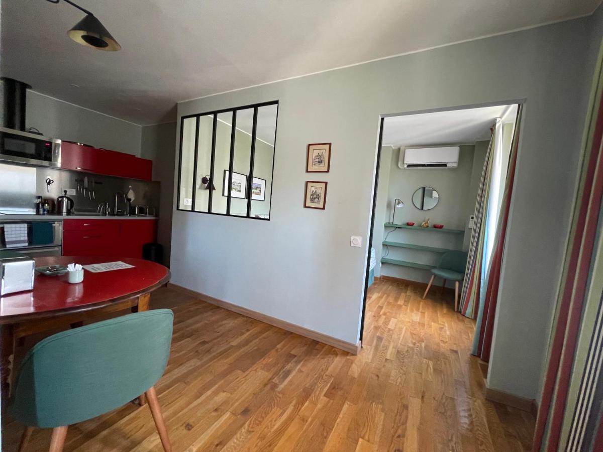 Appartement Mignon Calme Douillet Ascenseur Clim Etage Eleve Proche Parking Et Toutes Commodites Au Coeur Du Toulon Historique Buitenkant foto