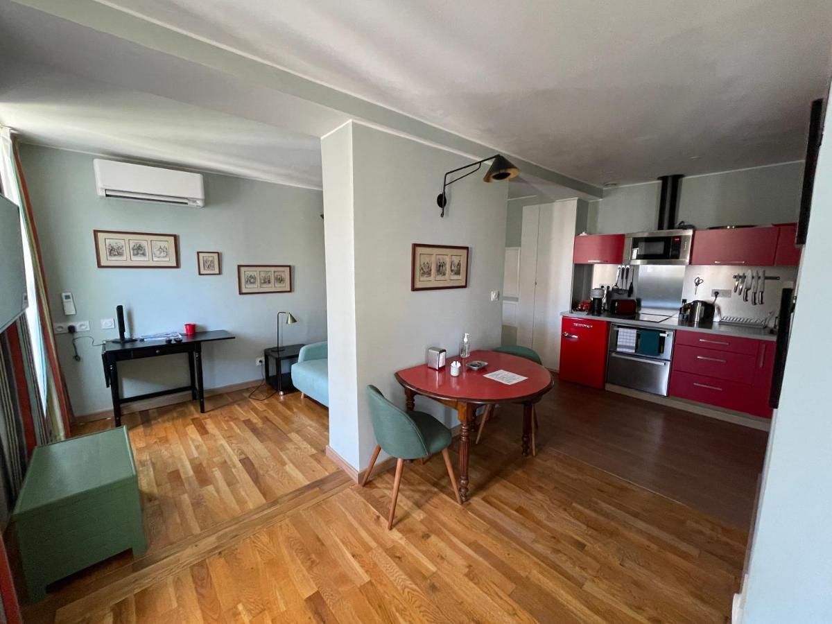 Appartement Mignon Calme Douillet Ascenseur Clim Etage Eleve Proche Parking Et Toutes Commodites Au Coeur Du Toulon Historique Buitenkant foto