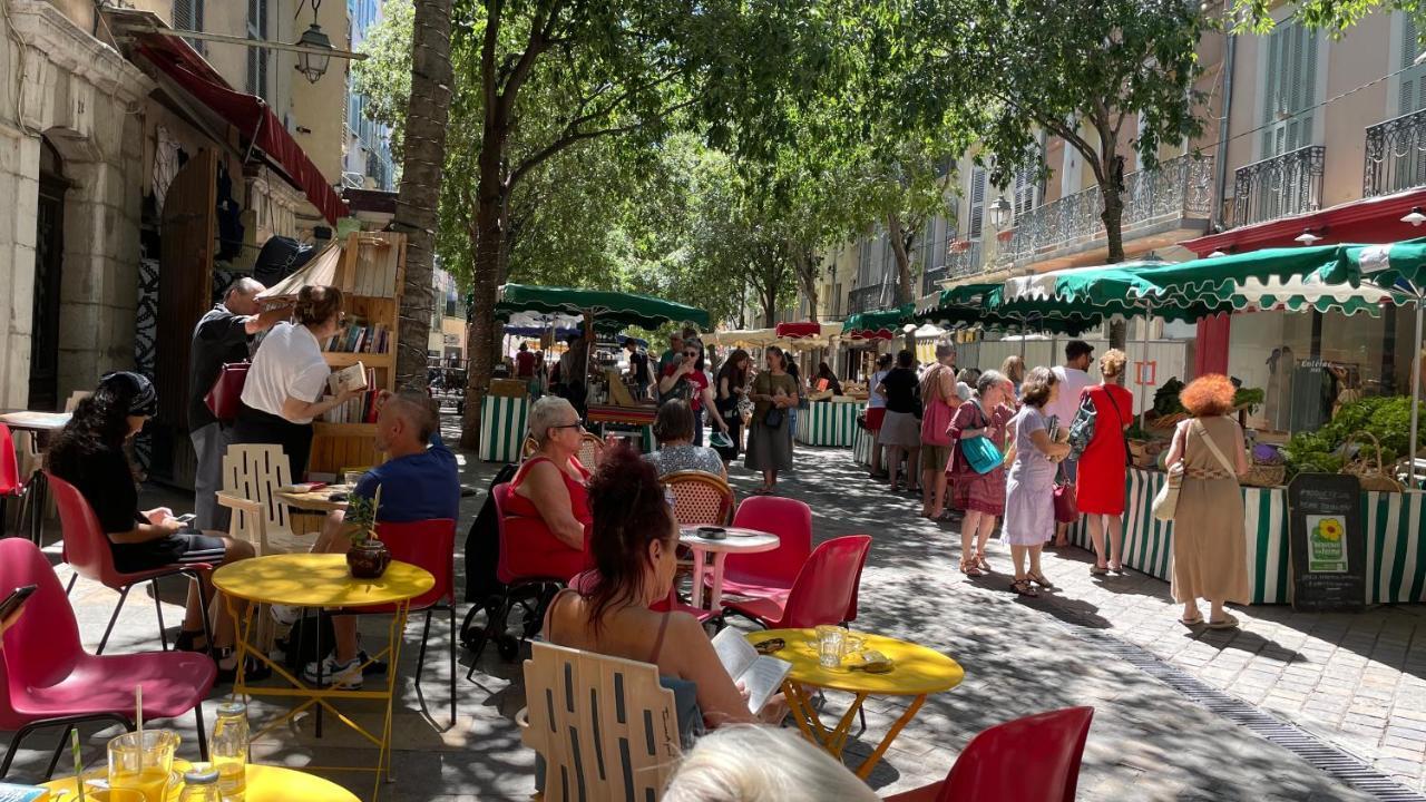 Appartement Mignon Calme Douillet Ascenseur Clim Etage Eleve Proche Parking Et Toutes Commodites Au Coeur Du Toulon Historique Buitenkant foto
